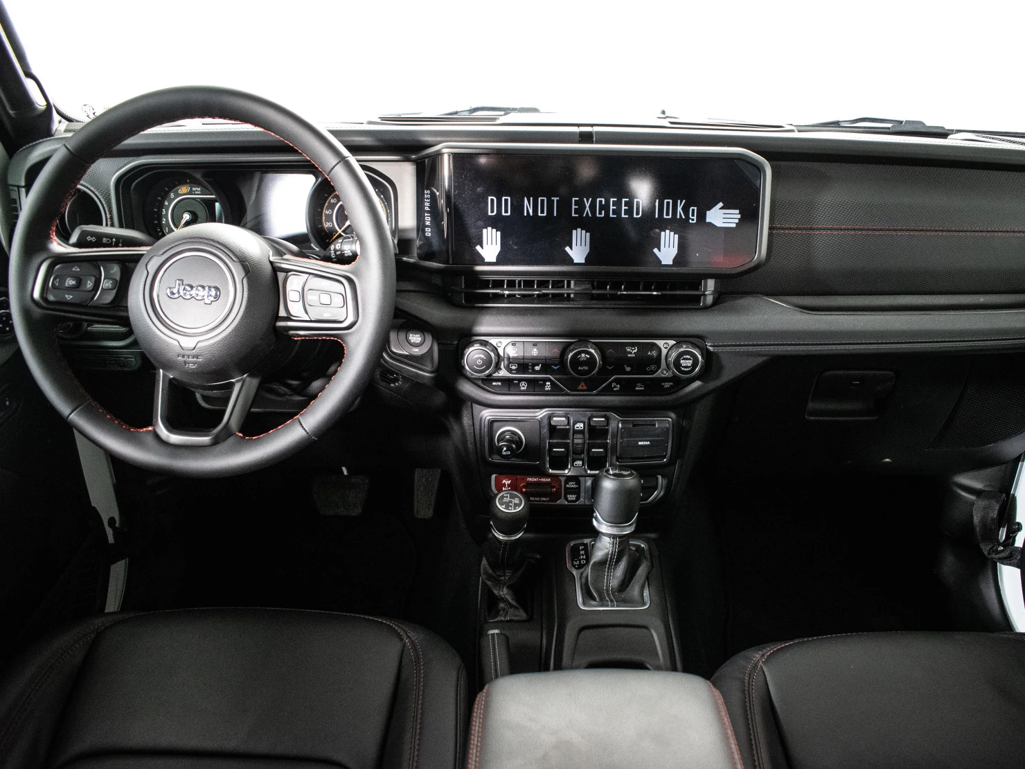 Ресейдегі клубта қоғамдық дәретханада сиқырлық