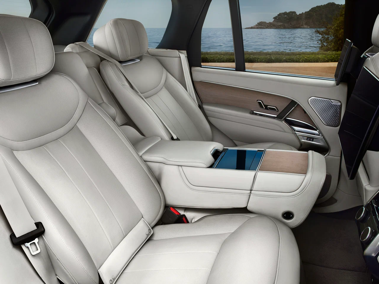 Вентиляция задних сидений