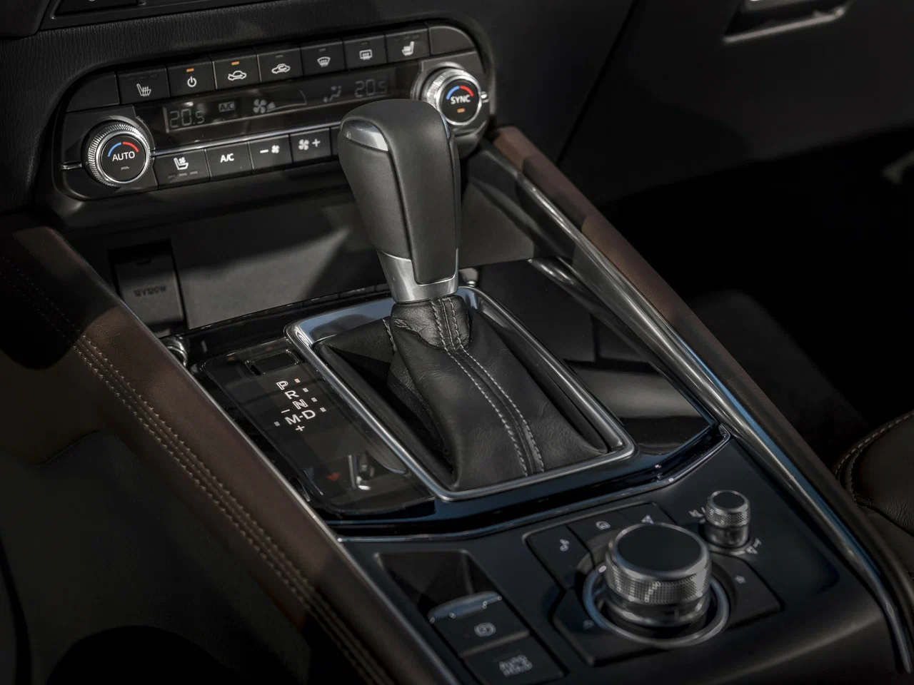 Отделка кожей рычага КПП