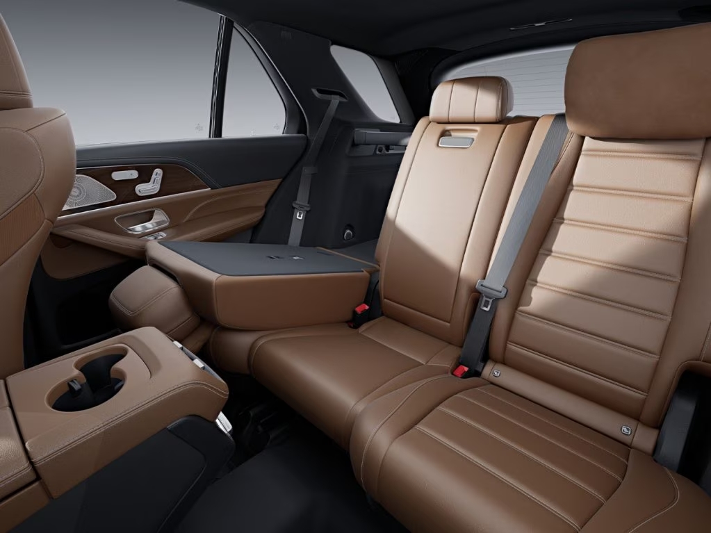 Электрорегулируемые задние сиденья