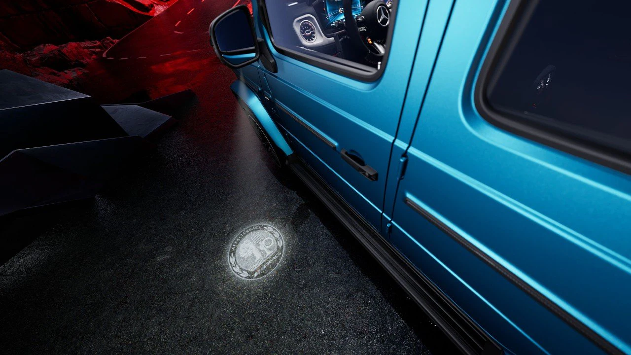 Объемное освещение с проекцией логотипа бренда