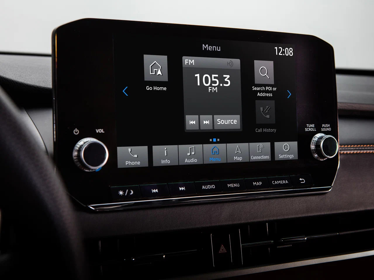 Мультимедиа система с ЖК-экраном