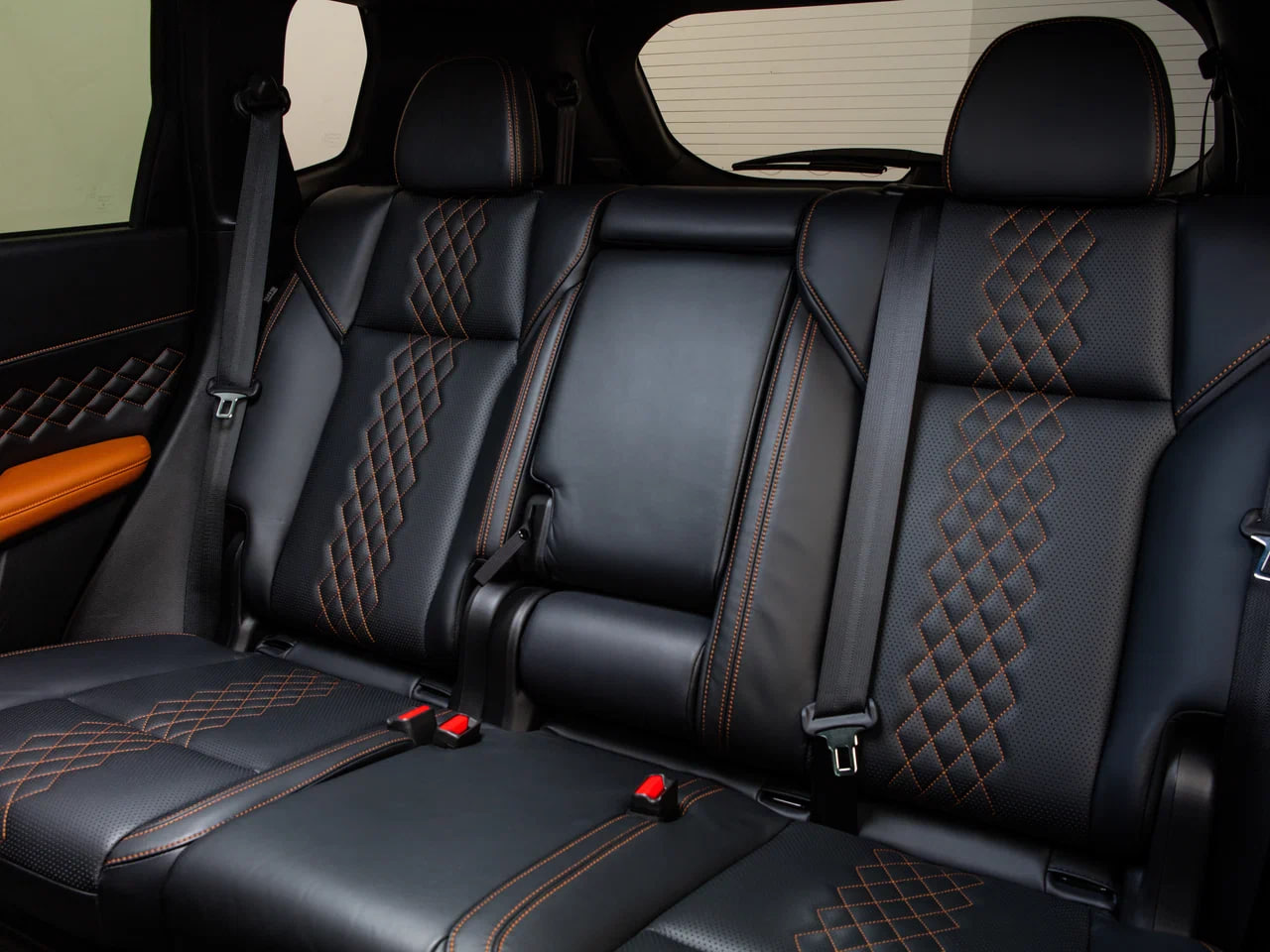 Кожа (материал салона)