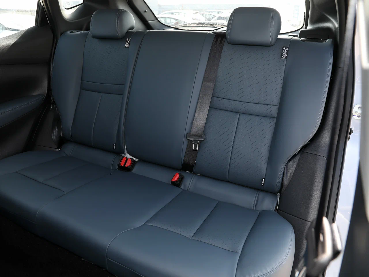 Задние сидения