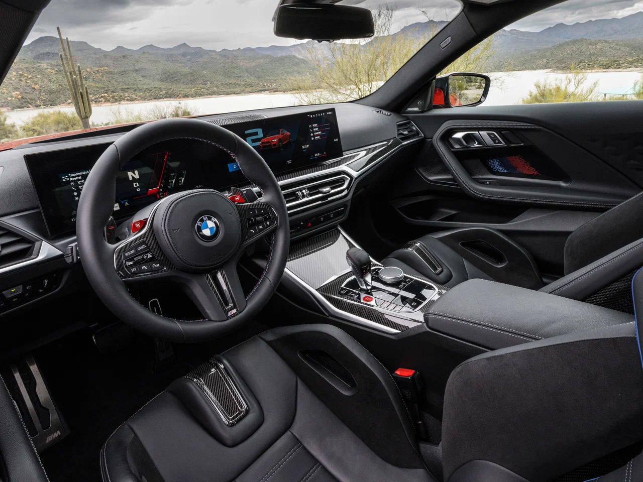 Изогнутый дисплей BMW Curved Display
