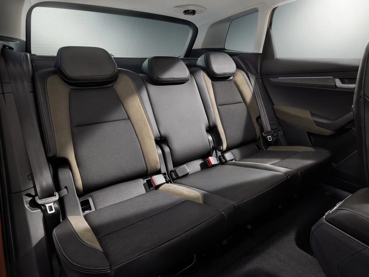 Складывающееся заднее сиденье