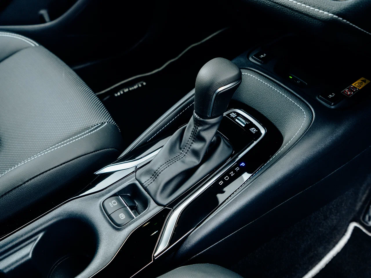 Подрулевые лепестки переключения передач