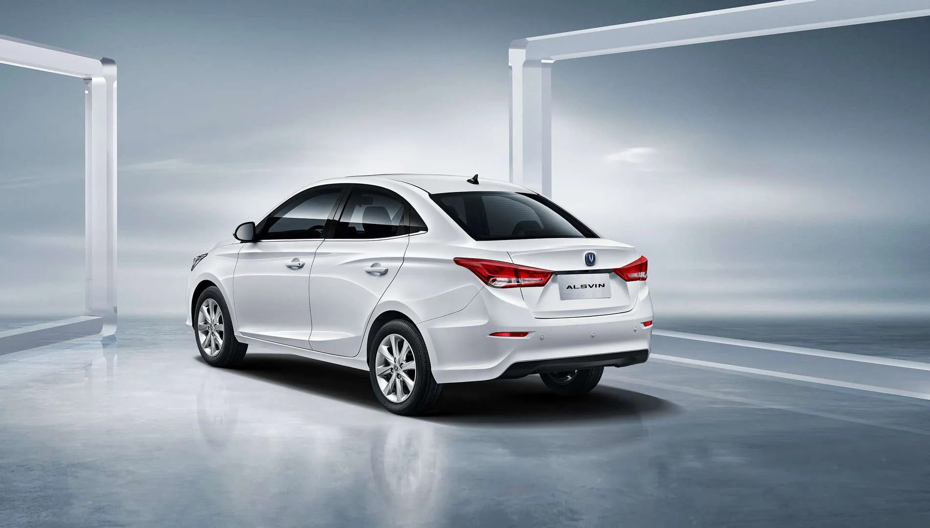 Многогранные задние фонари