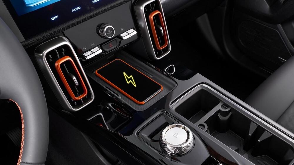 Мультимедийная система 12,3” с функцией соединения со смартфоном