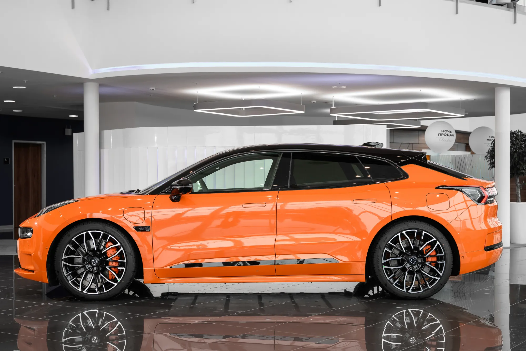 Бескаркасные автоматические двери