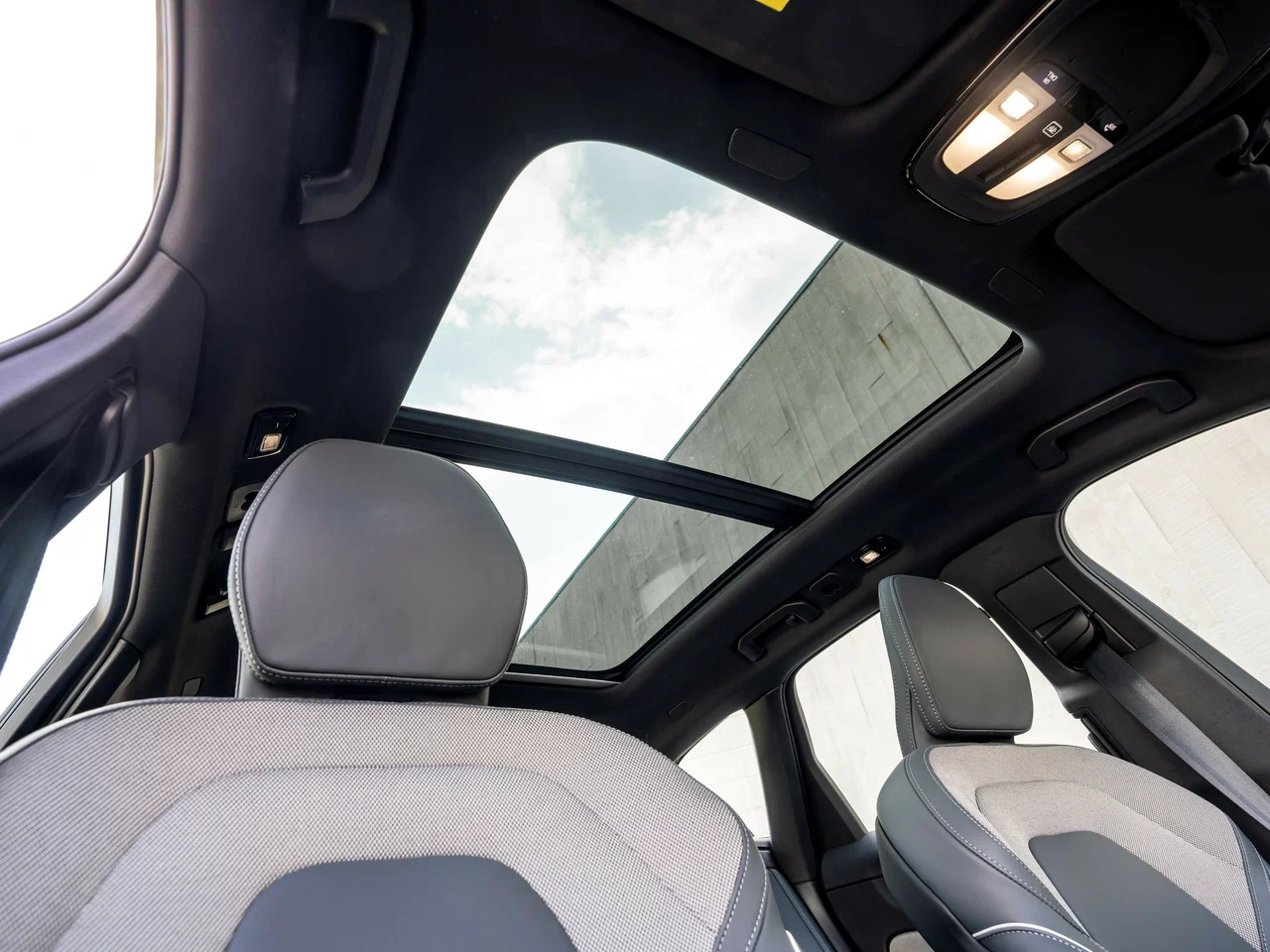 Панорамный люк