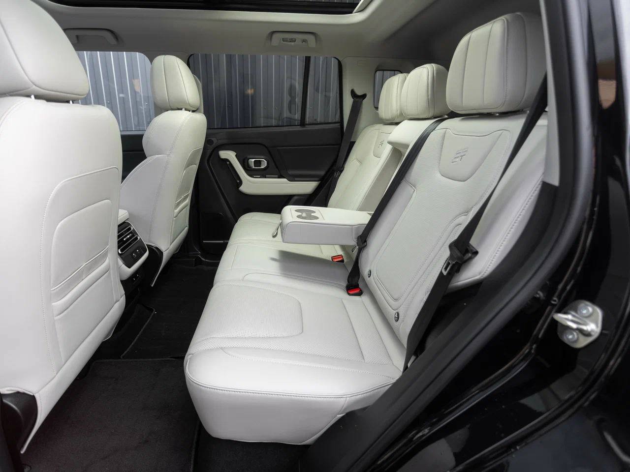 Складывающееся заднее сиденье