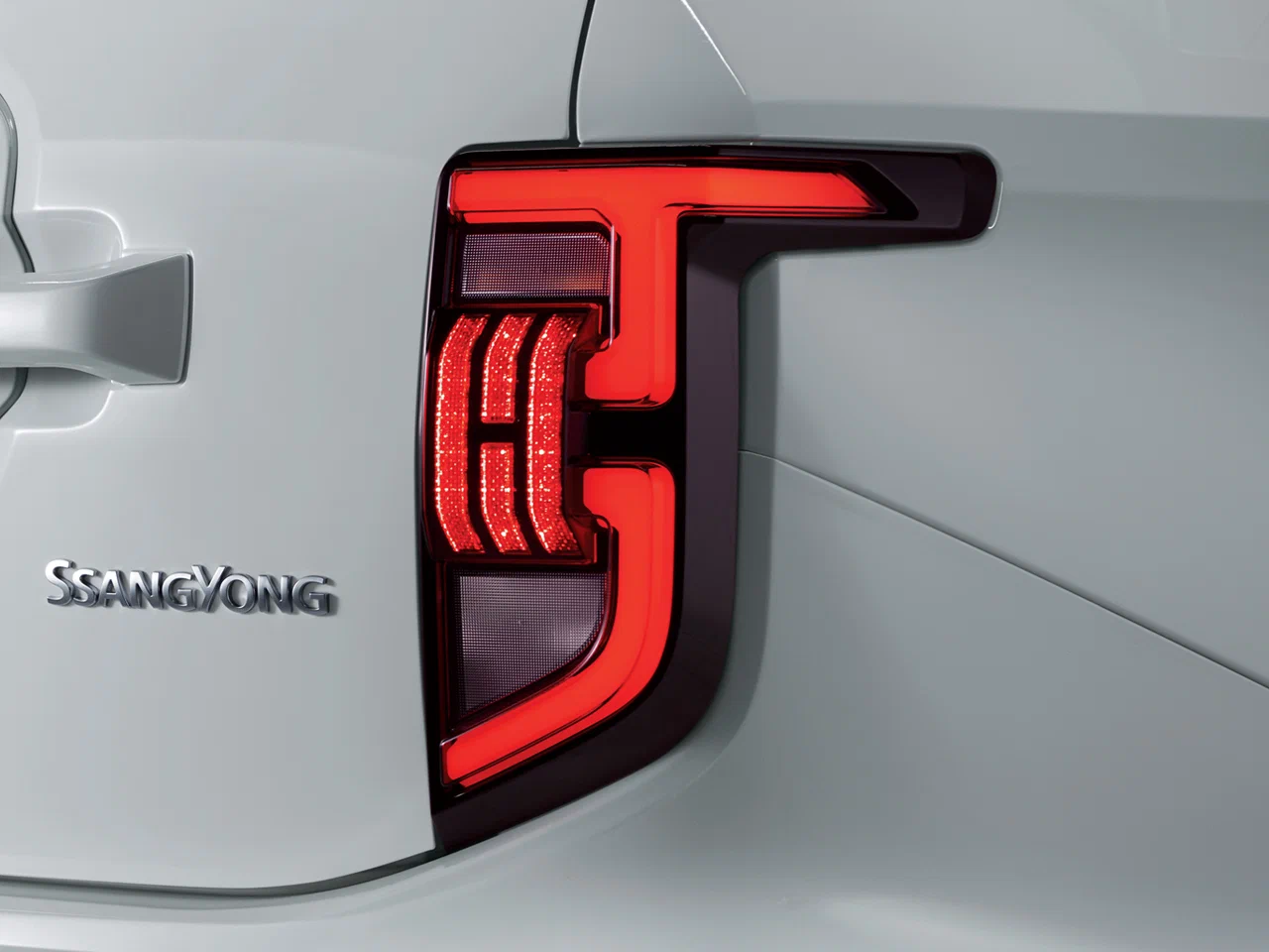 Комбинированные задние фонари