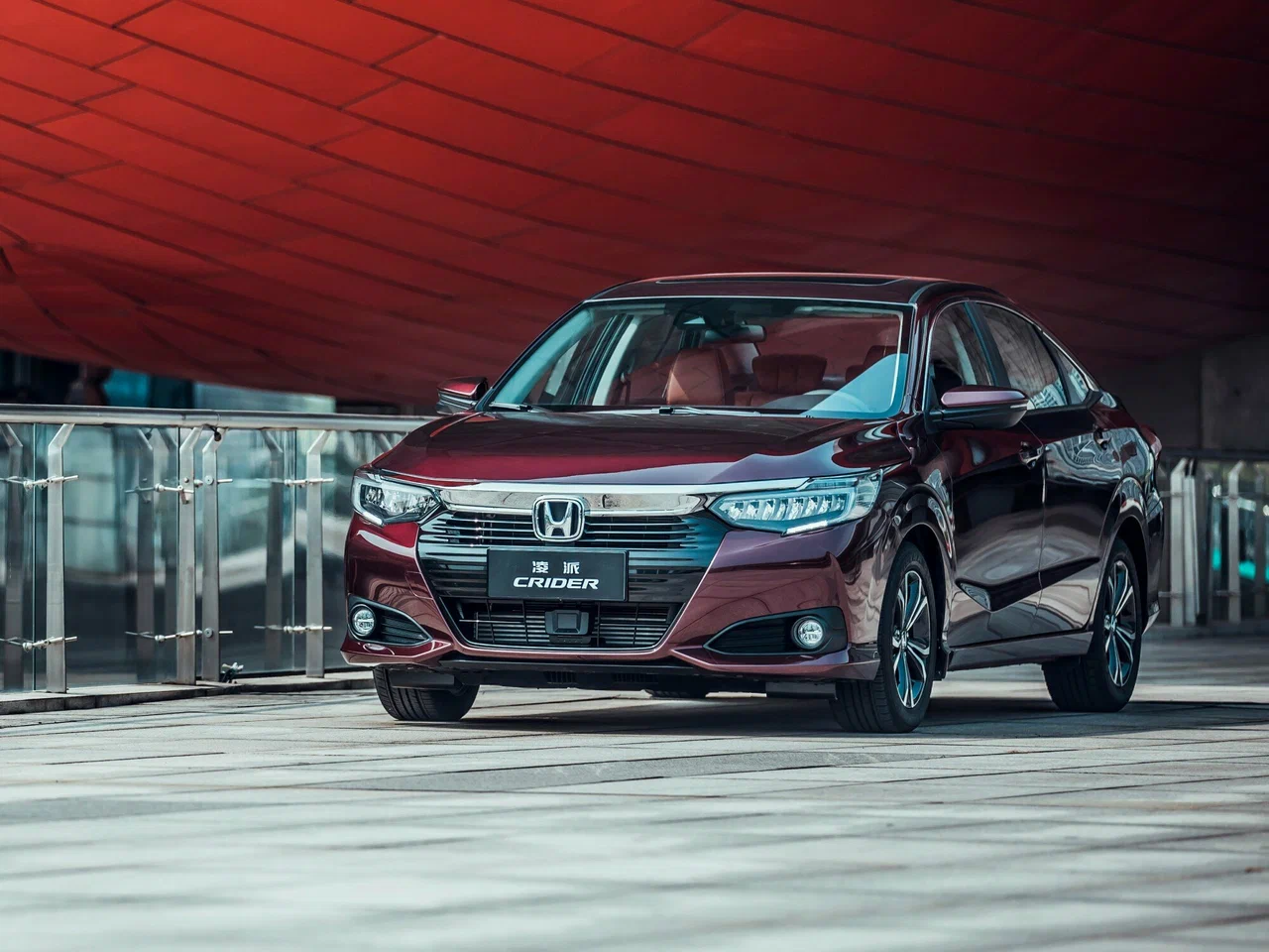 Массивная хромированная решетка