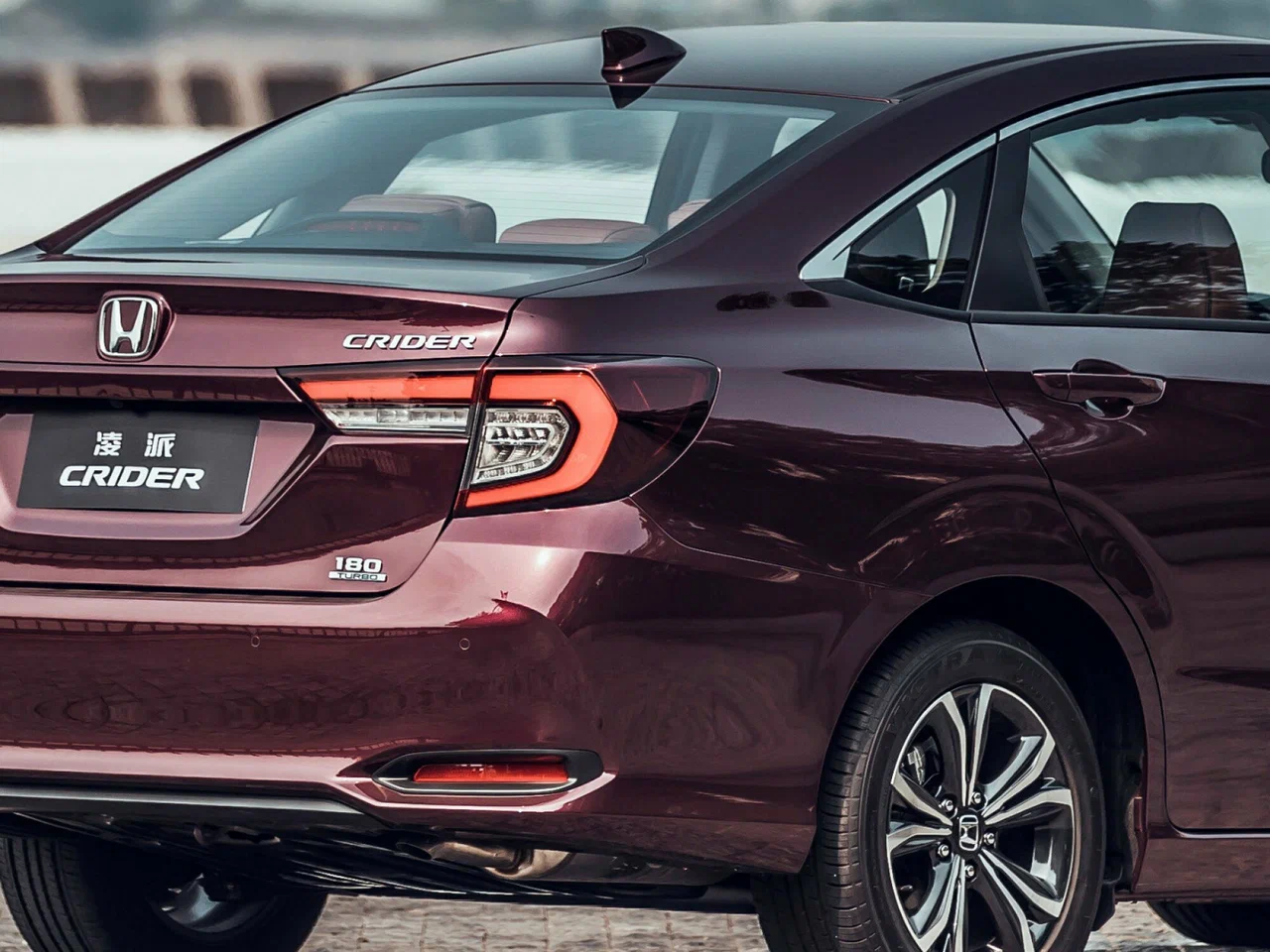 Задняя часть в стиле премиум