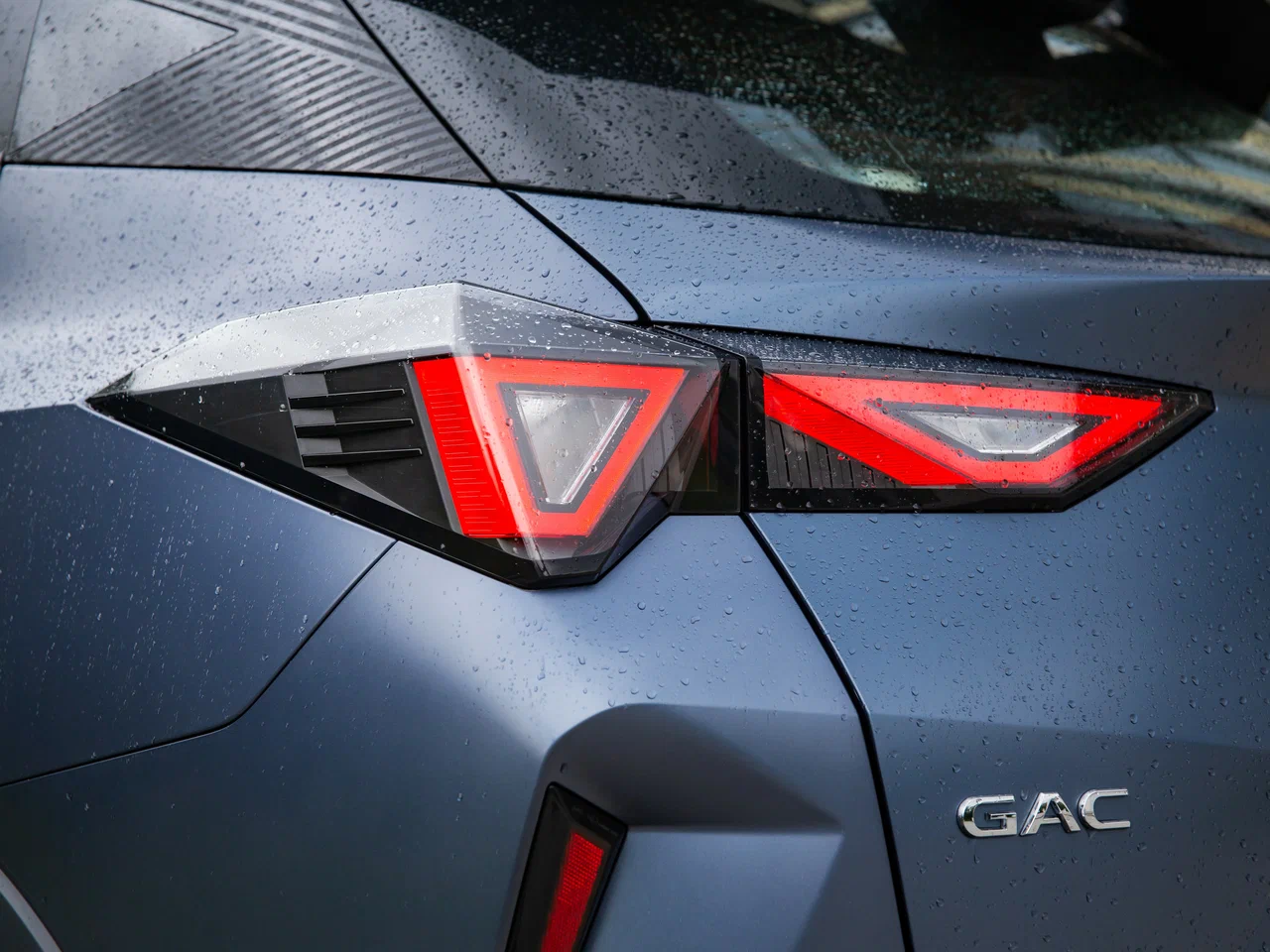 Задние стоп сигналы