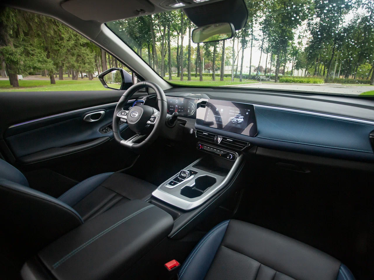 Мультимедиа система с ЖК-экраном