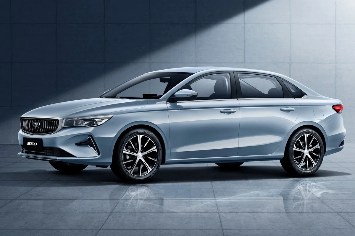 Скульптурный капот