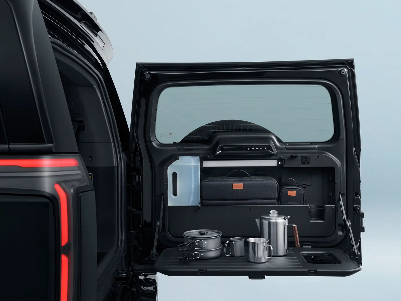 Многофункциональная дверь багажника