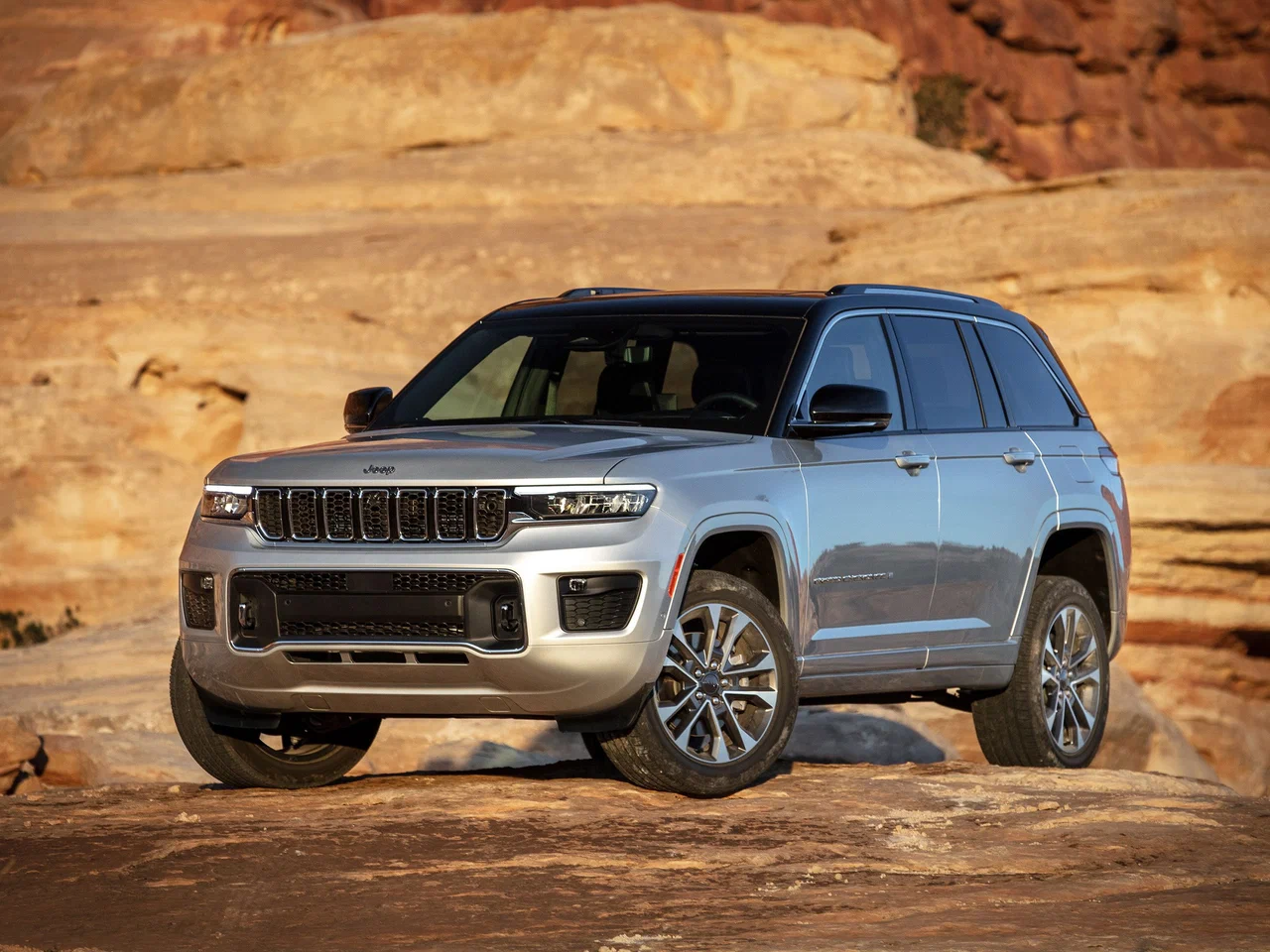 Обновленная решетка с семью прорезями