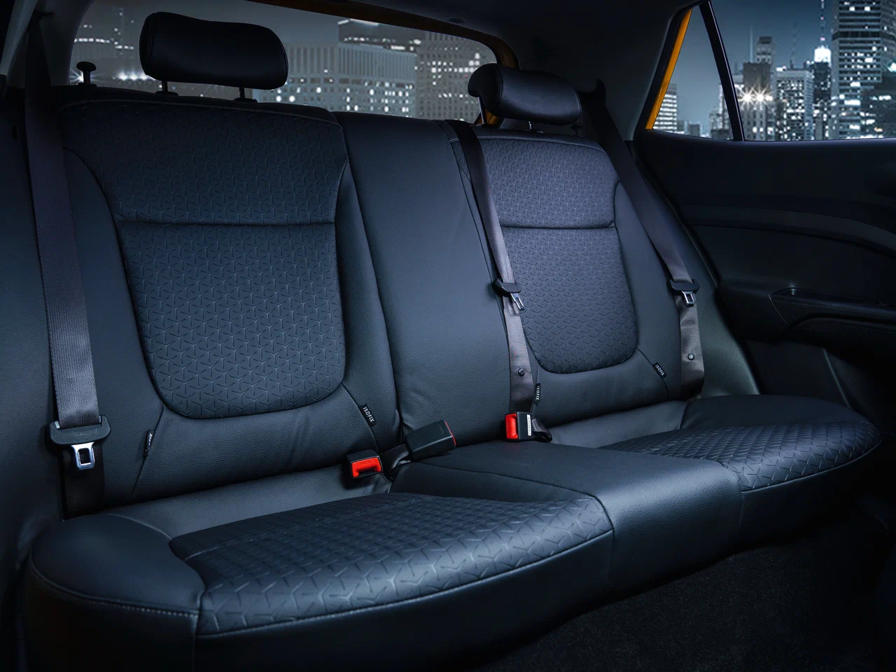 Складывающееся заднее сиденье